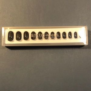 Static Nails Dark Room Set